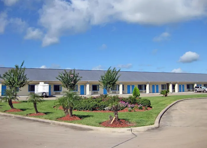 Relax Inn & Suites Angleton