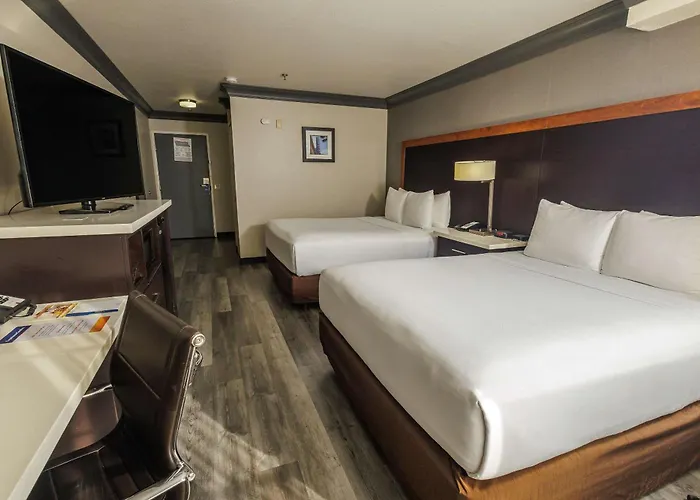 Comfort Inn & Suites Near Universal - N Hollywood - Burbank Los Ángeles