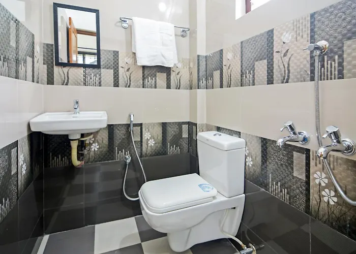 Hotel O Home Pop Tavern Pettah Thiruvananthapuram