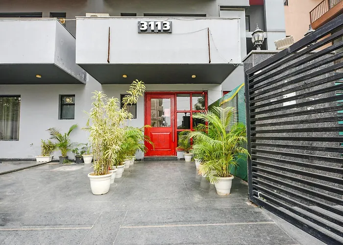 Fabhotel Comfort Residency I - Nr Artemis Hospital Gurgaon'