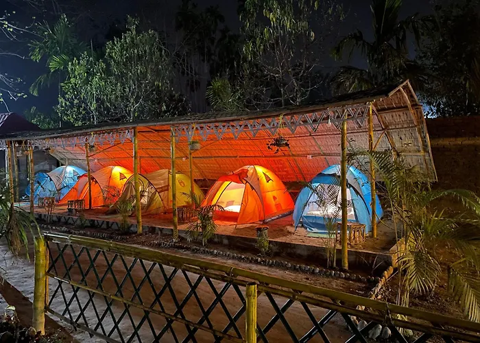Golpo Katha Hotel Lataguri