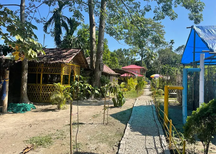 Golpo Katha Hotel Lataguri