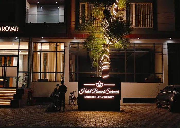 Hotel Basant Sarovar Mathura