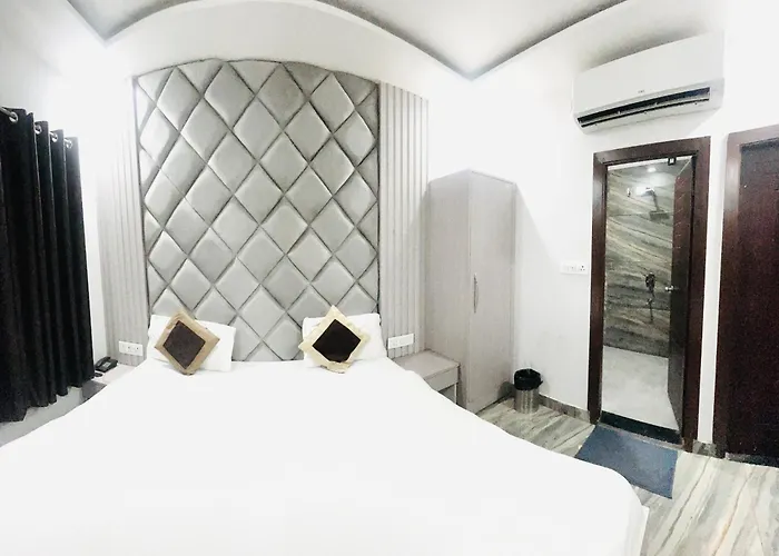 Hotel Green Apple Bareilly