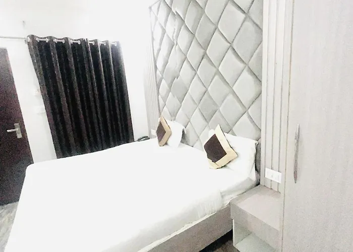 Hotel Green Apple Bareilly