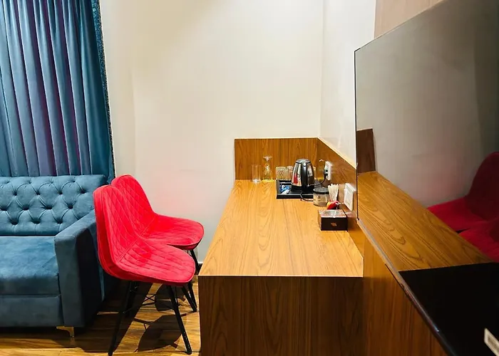 Hotel Swarn Bhoomi Kanpur