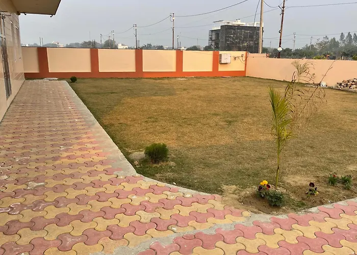 Shrinath Residency Hotel Greater Noida