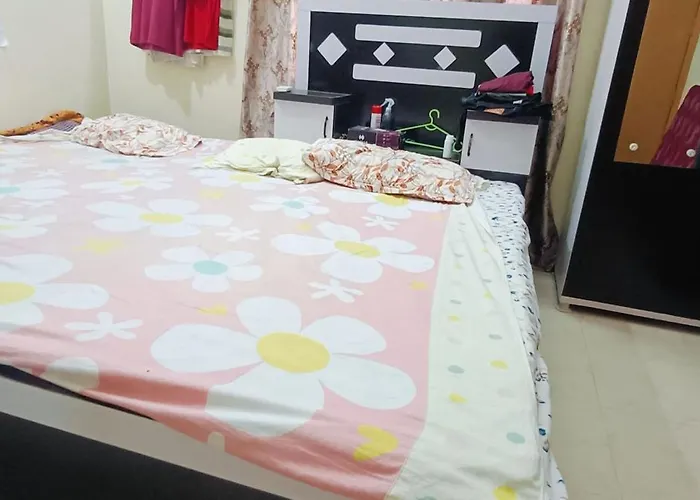 Nivedita Hotel ! Varanasi Near Kashi Vishwanath Temple, And Ganga Ghat, Fully Air-Conditioned Hotel With Special Coffee Shop & Parking Availability