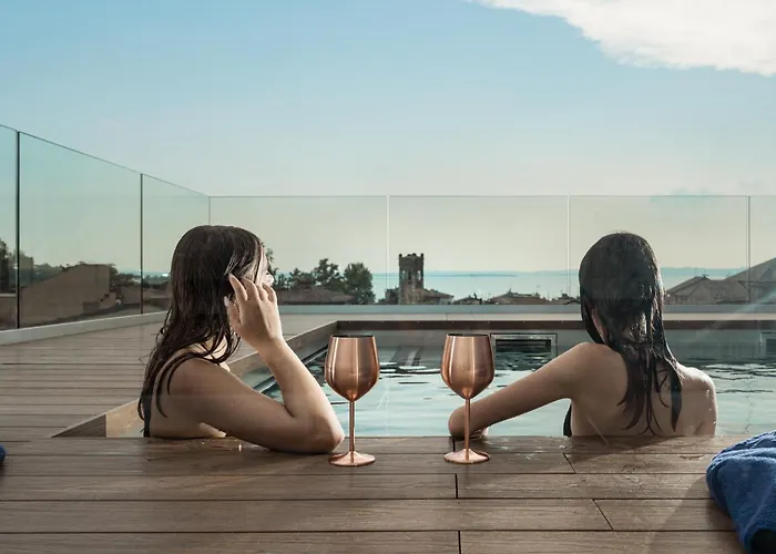 Wanderlust Hotel - Suite & Spa - Apartments & Villas - Bardolino, Lago Di Garda - Verona