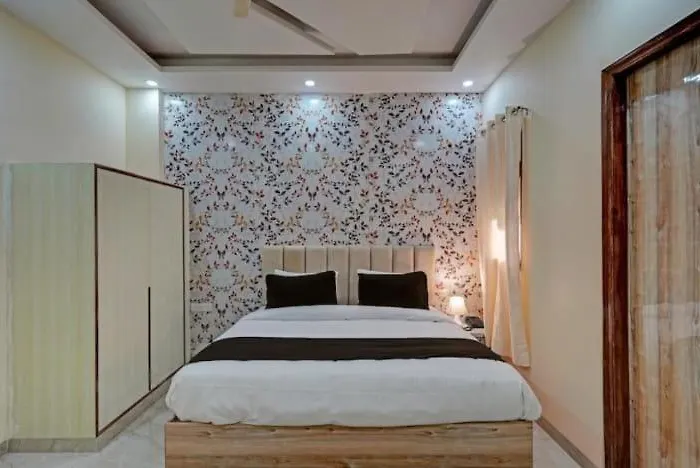 Shourya Hotel And Banquet Noida