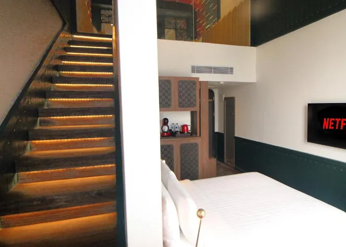 Ashley Tugu Tani Menteng Jakarta