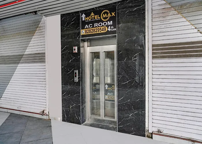 Fabhotel Max - Nr Aditi Hospital 120M Vadodara