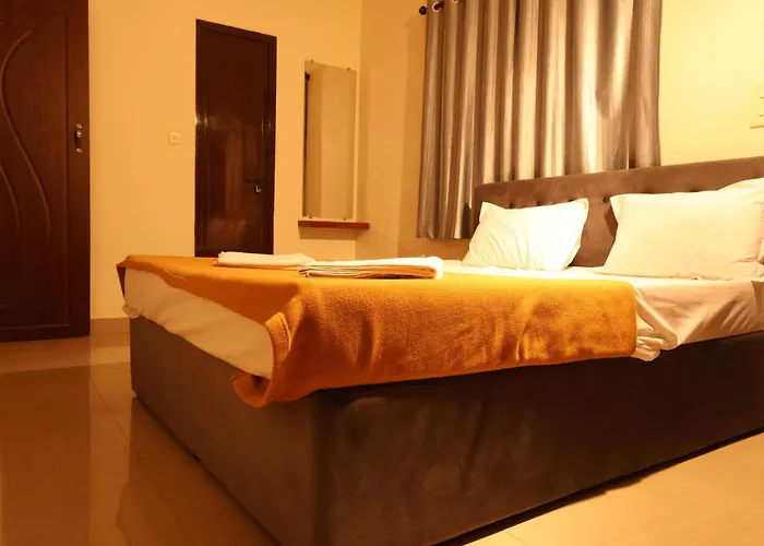 Hotel Aradhya Inn Deralakatte Mangalore