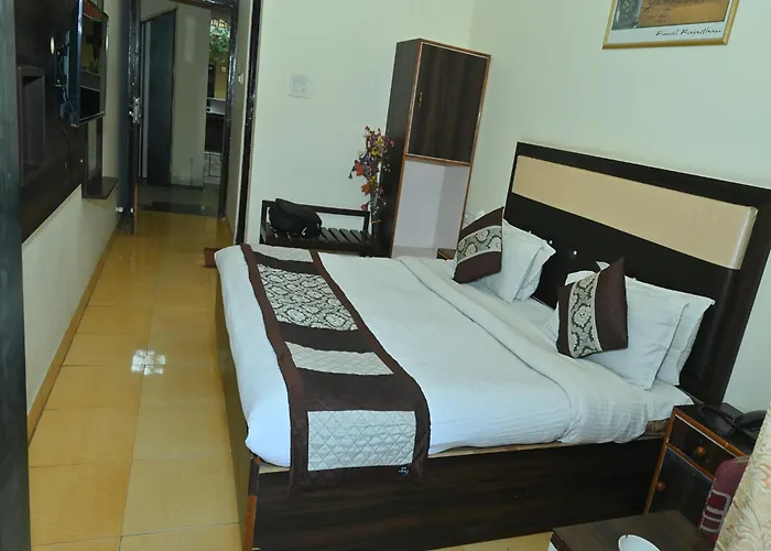 Goyal Plaza Hotel 5 Mint. Waling Distance From Pushkar Lake