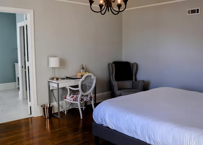 Wood Manor Guest House Tuscaloosa