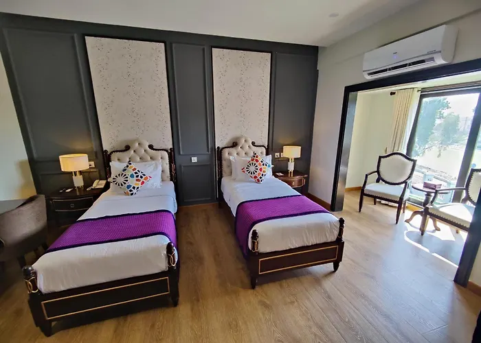 Rt Grace Royal Taj Hotel Sukkur