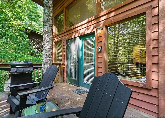 Rivers Edge Treehouses Robbinsville