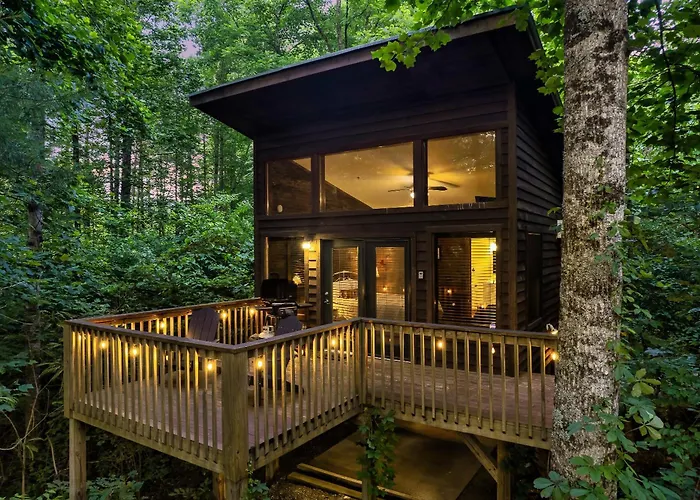 Rivers Edge Treehouses Robbinsville