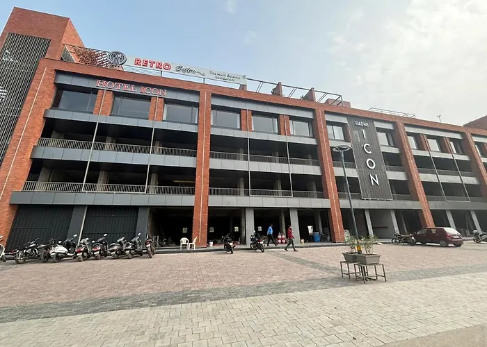Hotel Icon Nadiad