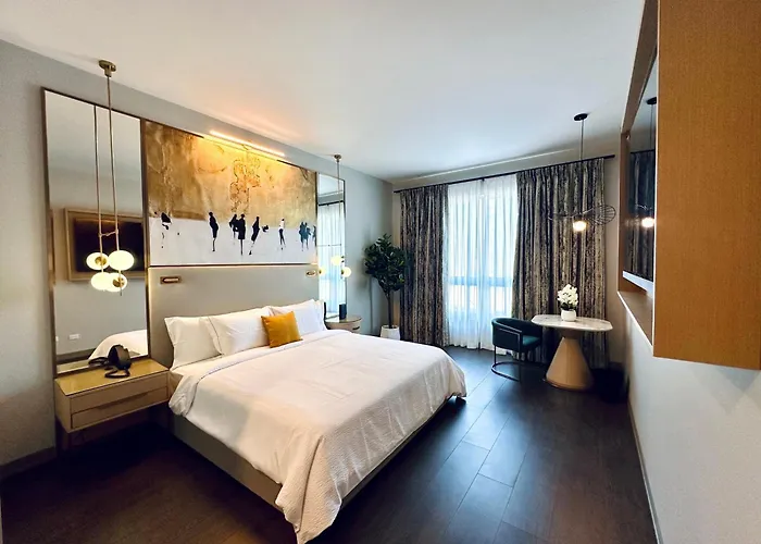Chez Hotel Arlington Heights