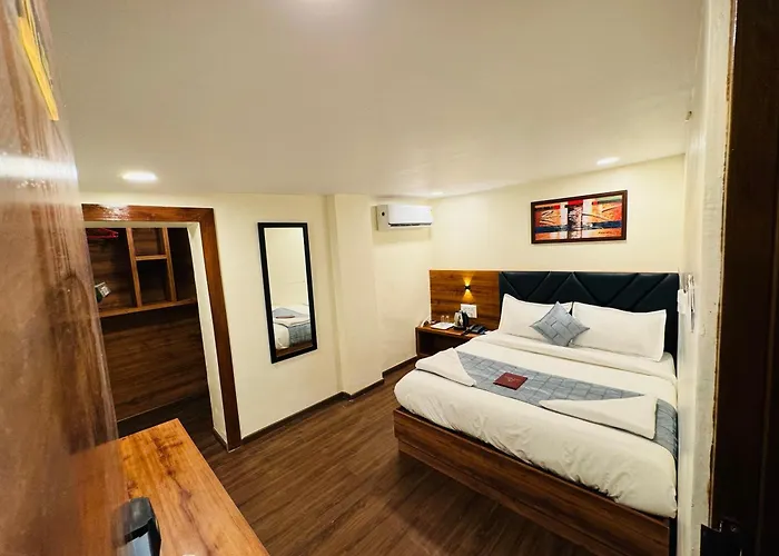 Hotel Aksa Palace Mumbai