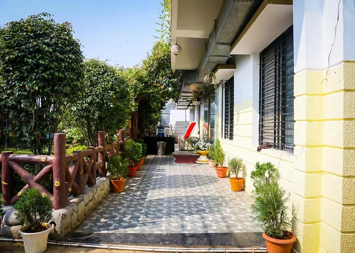 Shubh Parisar Hotel Khandwa