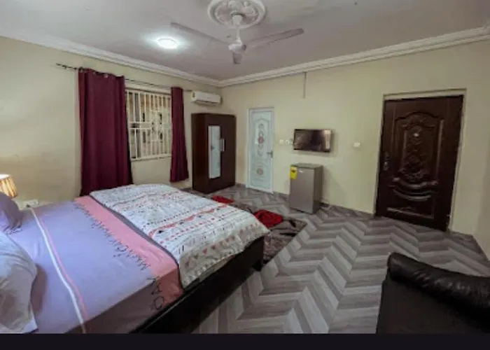 Future Hotel Tema