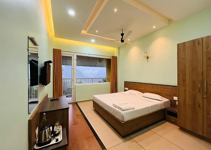 Edens Snow Castle Bed & Breakfast Anachal