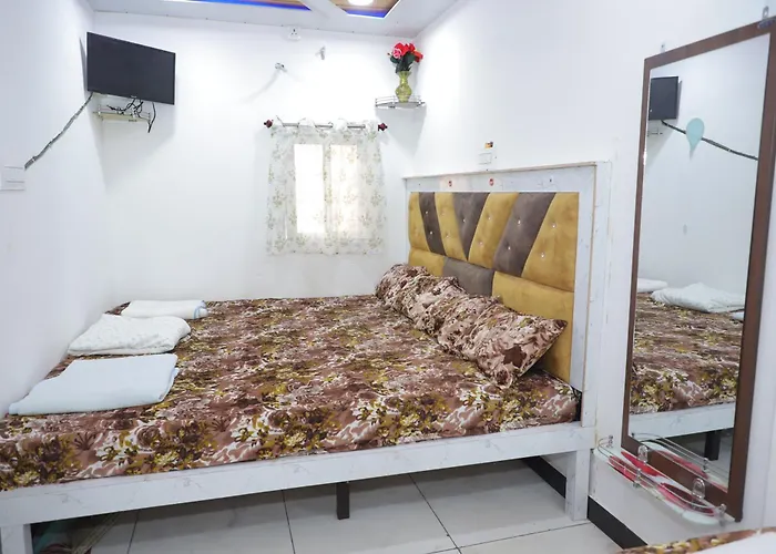 Bombay Hotel Ujjain