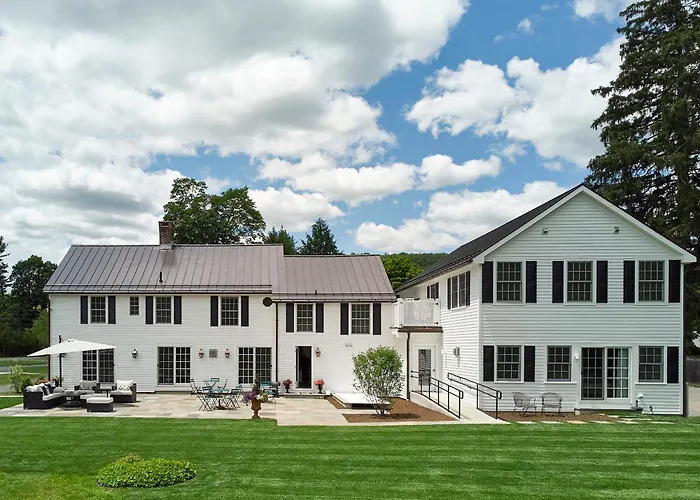 The Kent Collection - The Firefly Inn