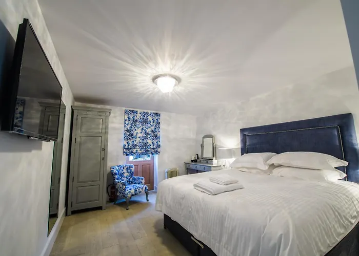Crondon Park Bed & Breakfast Stock