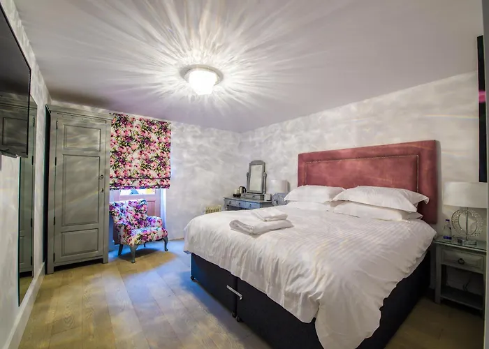 Crondon Park Bed & Breakfast Stock