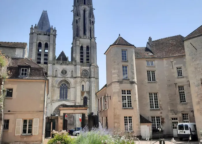 Bed and Breakfast Pierres et Jardins à Senlis 