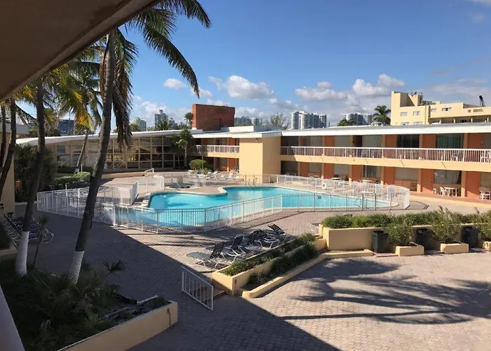 Sahara Beach Club Sunny Isles Beach