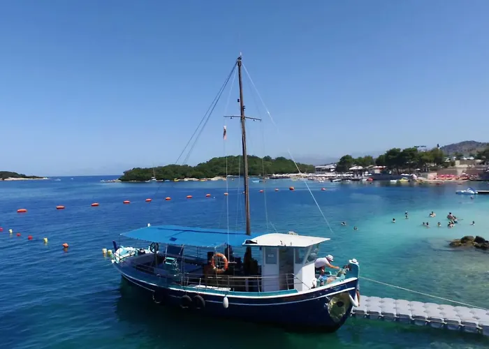 Hotel Villa Adrian Ksamil