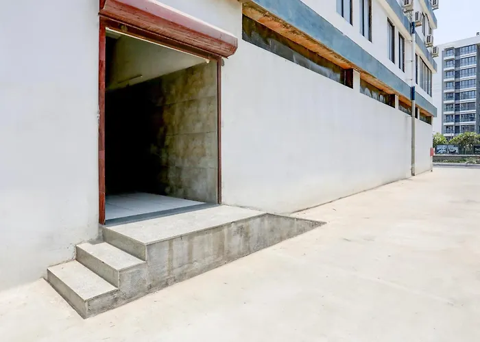 Fabhotel Prime Ace II - Nr Jupiter Hospital Vadodara