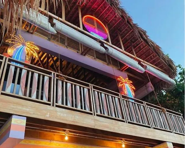 Fatwave Surf Resort San Juan 