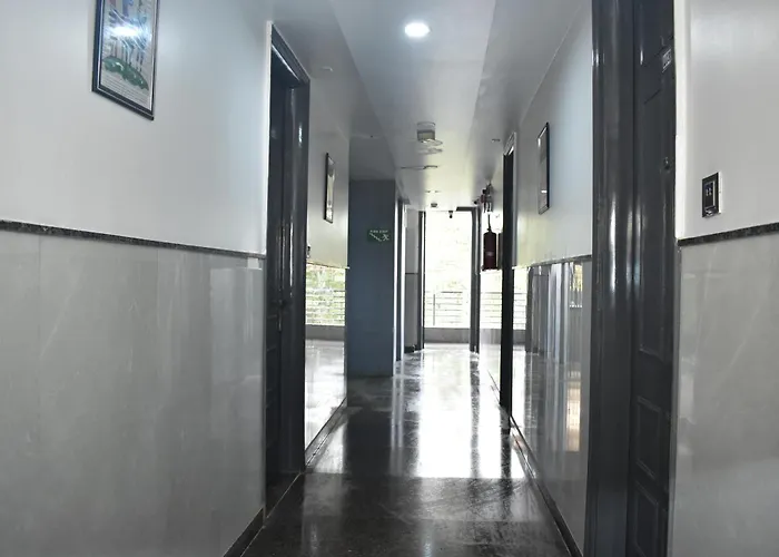 Qotel Hotel Rama Rohini Rohini I Near Metro I Spacious Rooms I Friendly Staff I Most Preferred Hotel In Rohini Delhi 