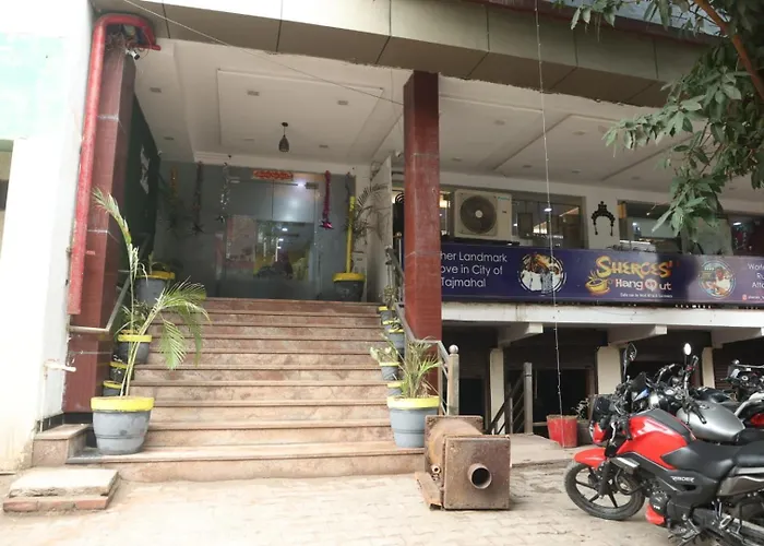 Hotel Grand Father Agra 