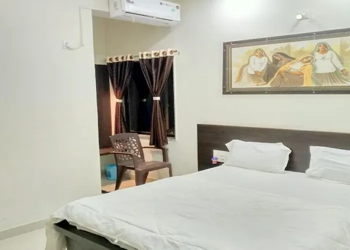 Gayatri Best Hotel In Dwarka