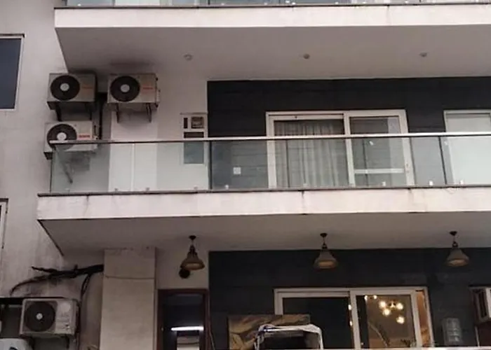 Fabhotel Casa De Grand - Nr Prayagraj Junction