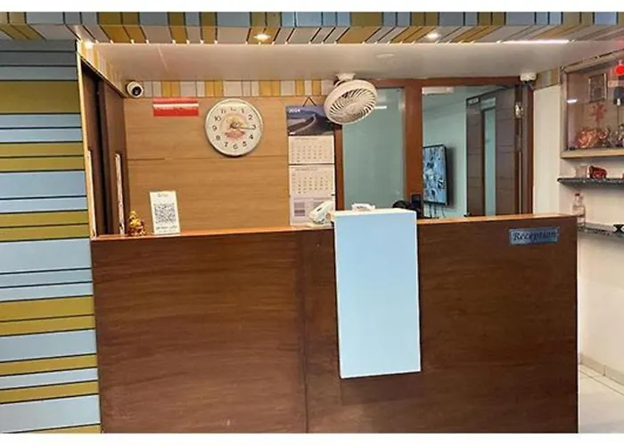 Fabhotel Casa De Grand - Nr Prayagraj Junction