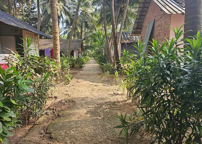 Lighthouse Cafe And Beach House Gokarna 