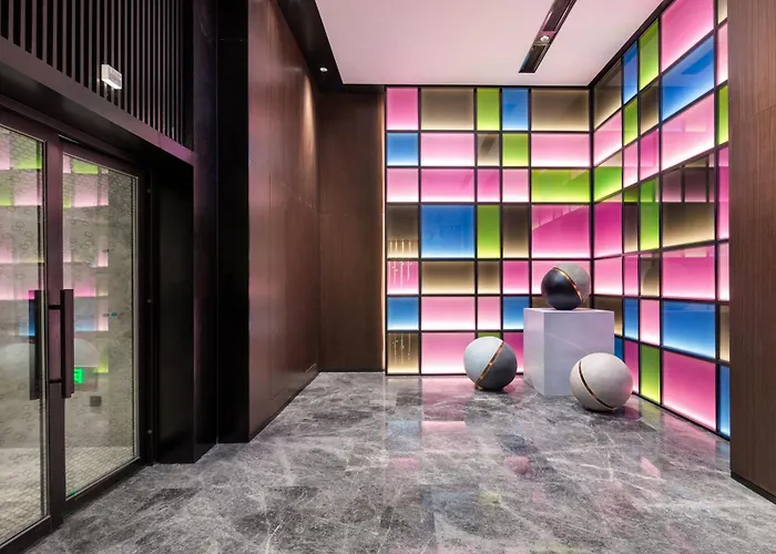 Hampton By Hilton Zhangjiajie Tianmen Mountain -Situated Opposite The Tianmen Mountain Cable Car Station -Provide Free Airport Shuttle Service - English-Speaking Customer Service