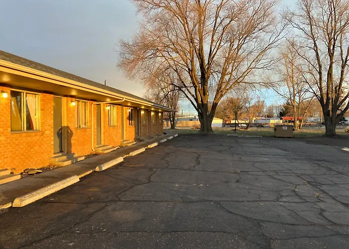 Tops Motel Burley