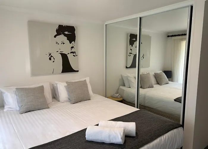 Cedarwood Apartments Falls Creek