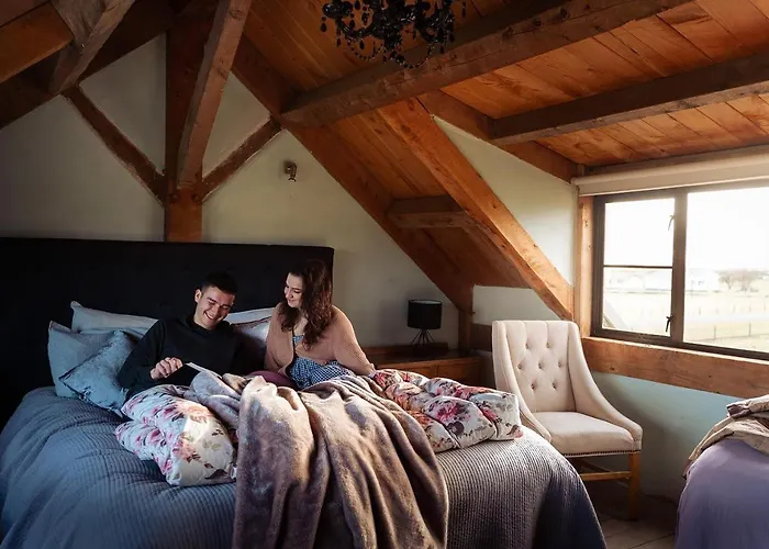 Housewithnonails Bed & Breakfast Matamata