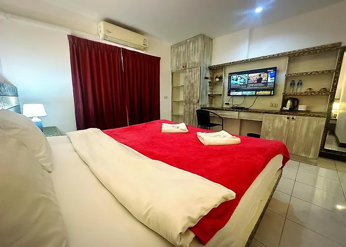 The Shades Hotel 50 Meter Beach Front Patong