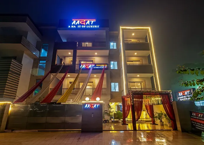 Aadat Hotel Subhash Chowk Gurgaon