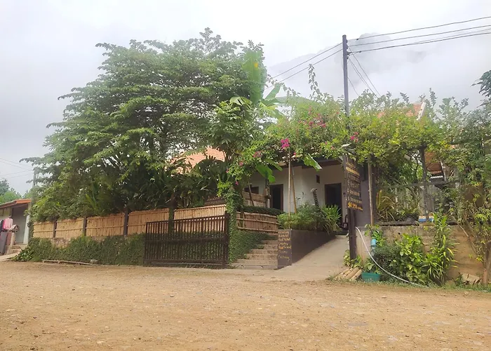 Meexok Guesthouse Nong Khiaw